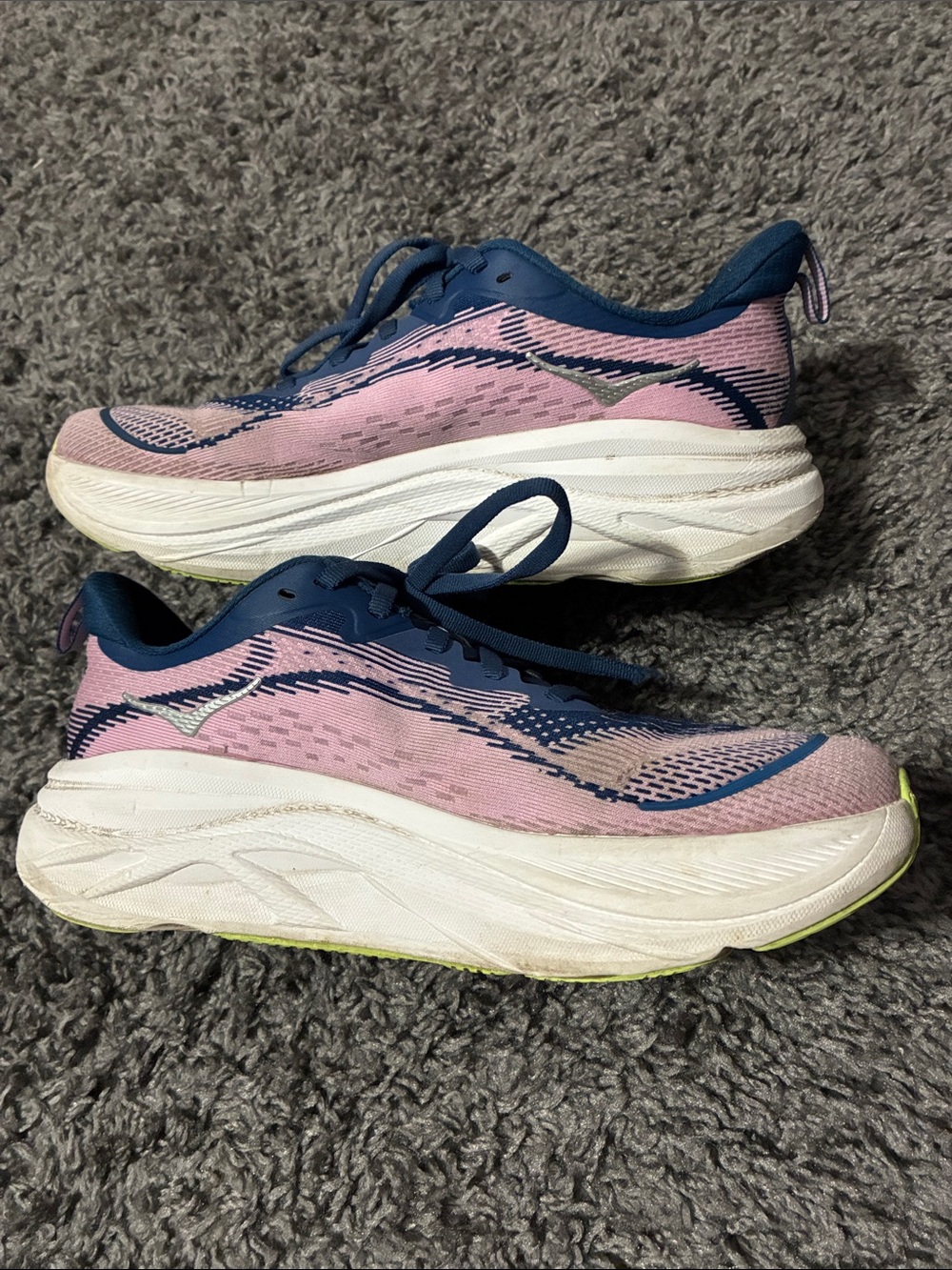 Pink Hoka sky flow - Picture 2 of 8